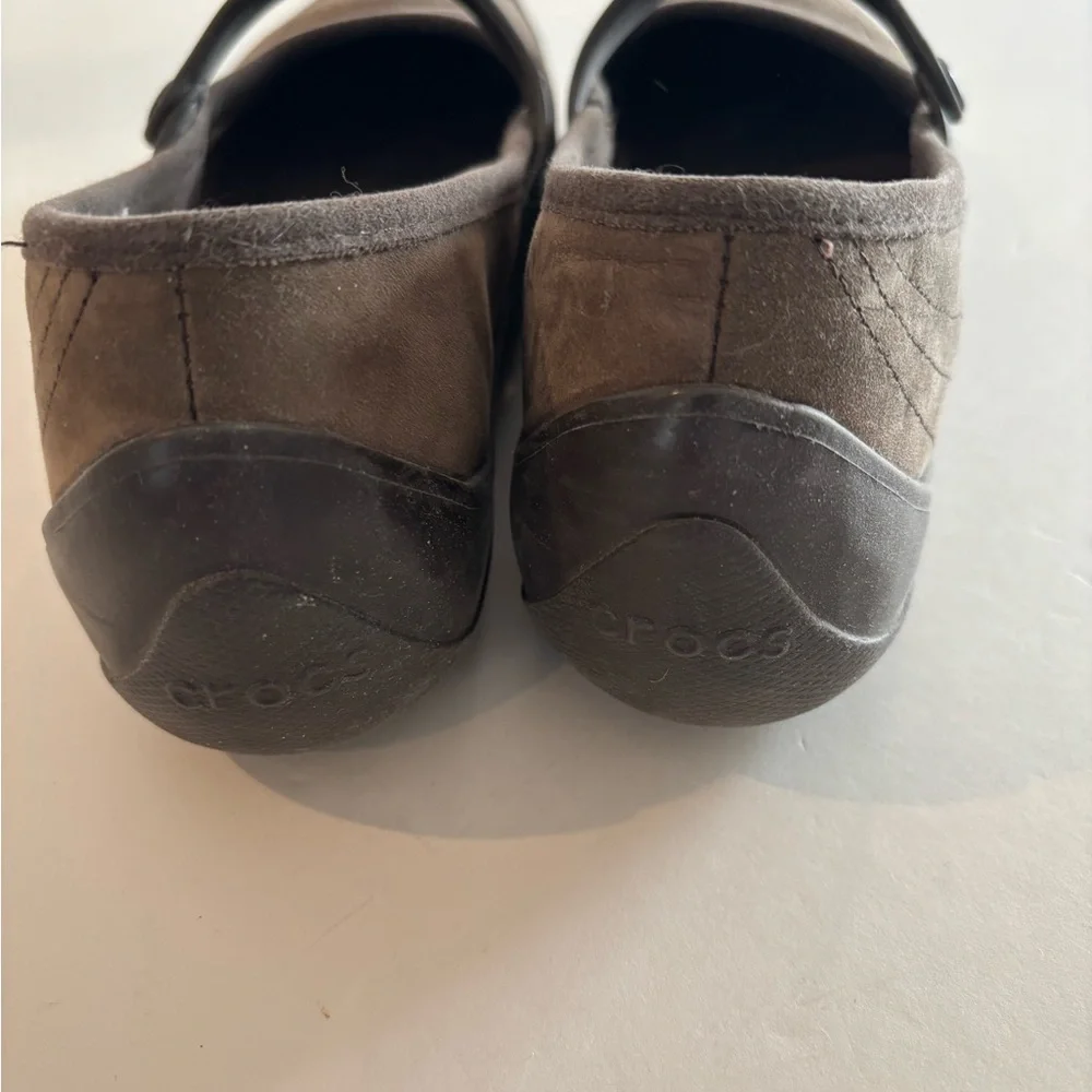 CROCS Mary Jane Brown Shoes Sz 7